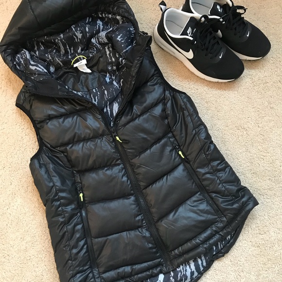 H&M Jackets & Blazers - Super cute H&M sport vest! Only worn once!